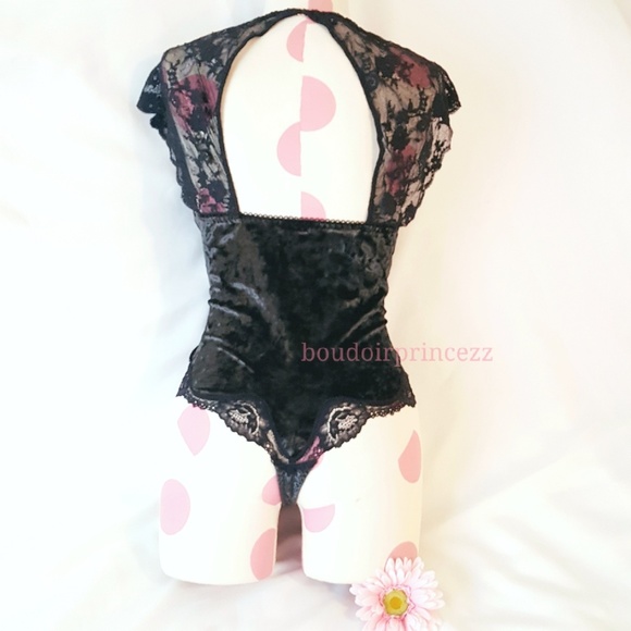 🌹 Victorias Secret velvet lace high neck bodysuit - Picture 4 of 4